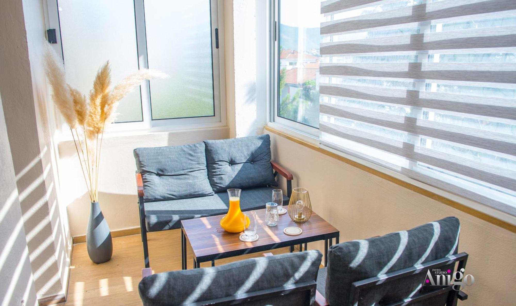 Luxury Apartment Black And Gold โมสตาร์ ภายนอก รูปภาพ
