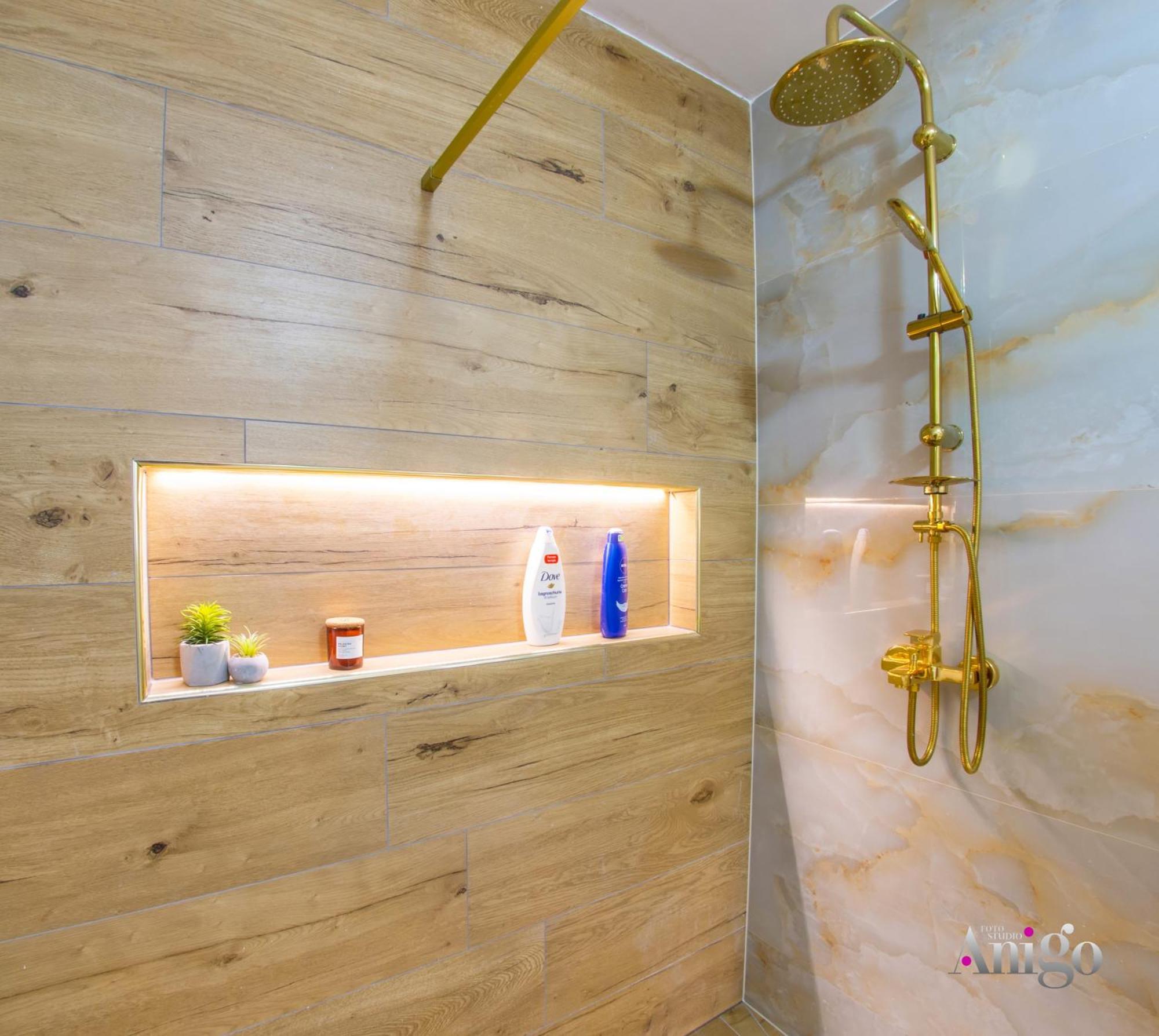 Luxury Apartment Black And Gold โมสตาร์ ภายนอก รูปภาพ