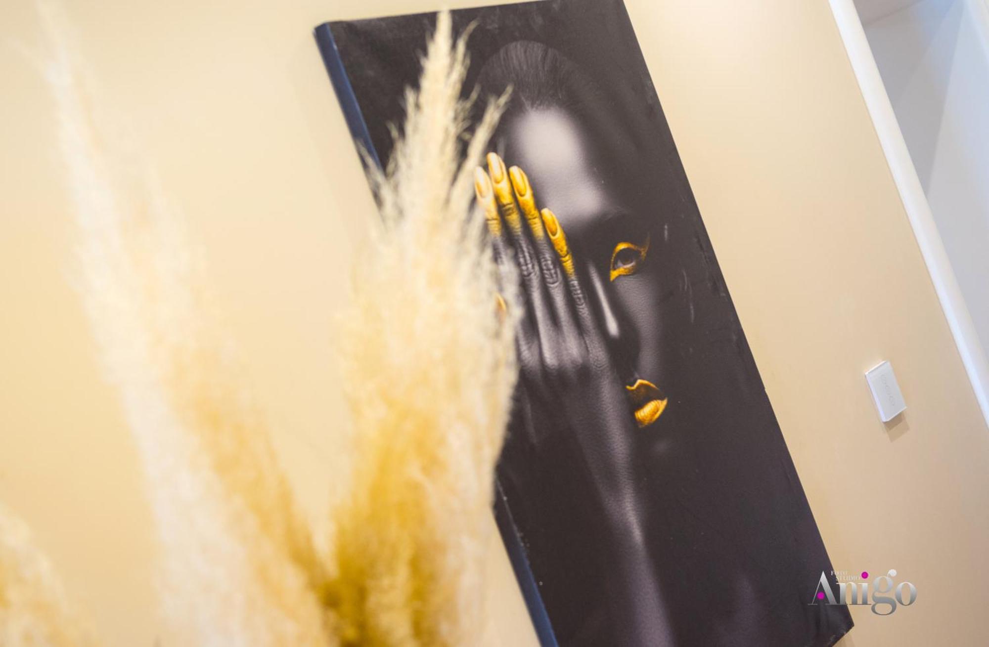 Luxury Apartment Black And Gold โมสตาร์ ภายนอก รูปภาพ