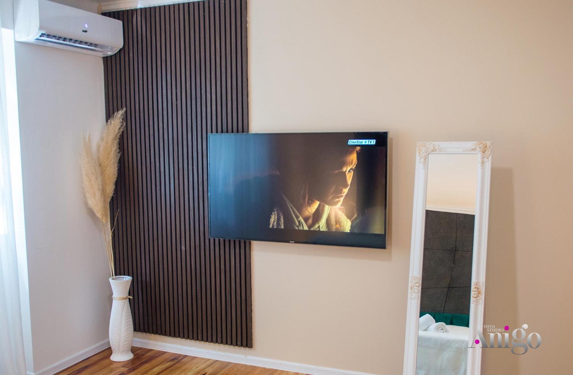 Luxury Apartment Black And Gold โมสตาร์ ภายนอก รูปภาพ